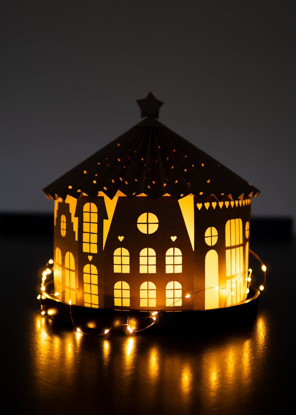 Maison de Noël en papier - Patron PDF